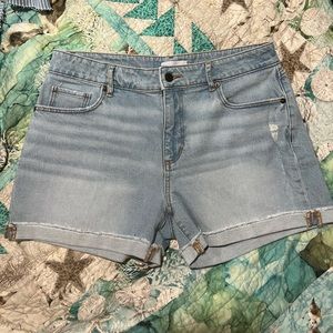 LOFT Jean Shorts~Size 6~ NWT